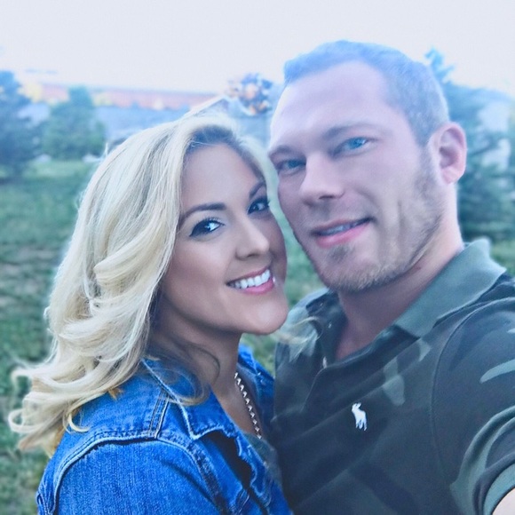 Meet your posher, With Love And Whit! - Picture 4 of 5